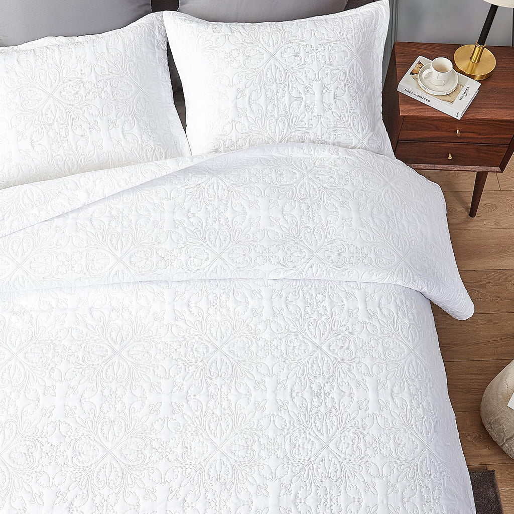 Quilt, White Quilt 3 Pieces (1 Quilt, 2 Shams)
