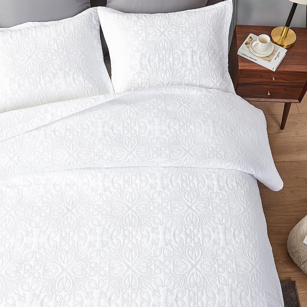 Quilt, White Quilt 3 Pieces (1 Quilt, 2 Shams)