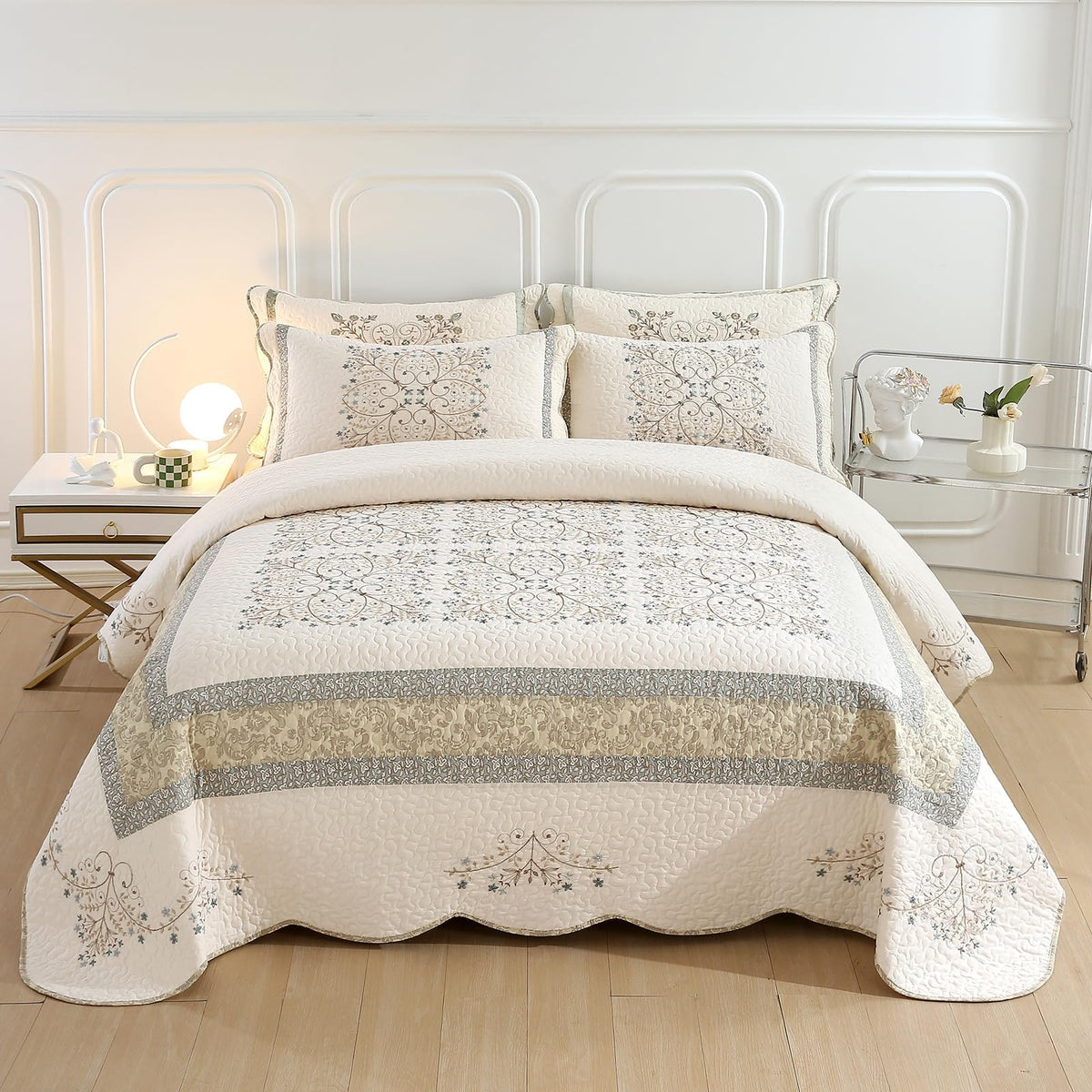 Elegant Embroidered Quilt Set Farmhouse Patchwork Oversized Reversible Bedspread Coverlet 3 Piece Cotton