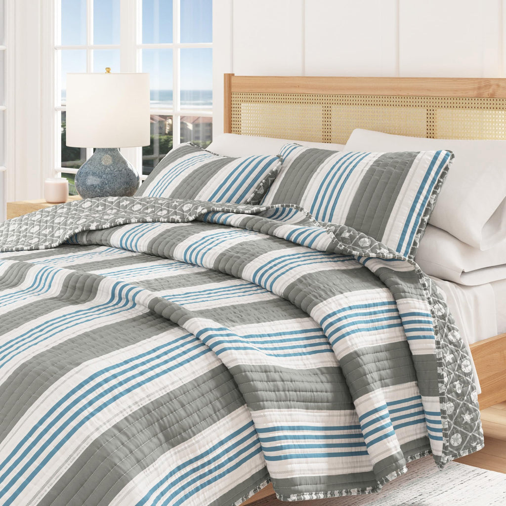Coastal Quilt Set - 3-Piece Size Stripe Bedding Set - Lightweight, All-Season, Reversible Bedspread