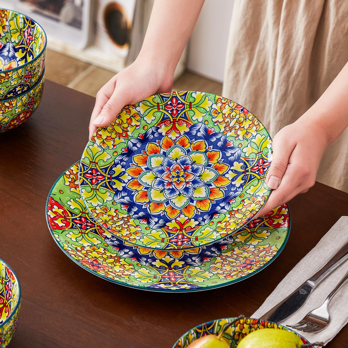 12 Pieces Dinnerware Sets, Green Plates and Bowls Set, Porcelain Dishes Set for 4, Microwave and Dishwasher Safe