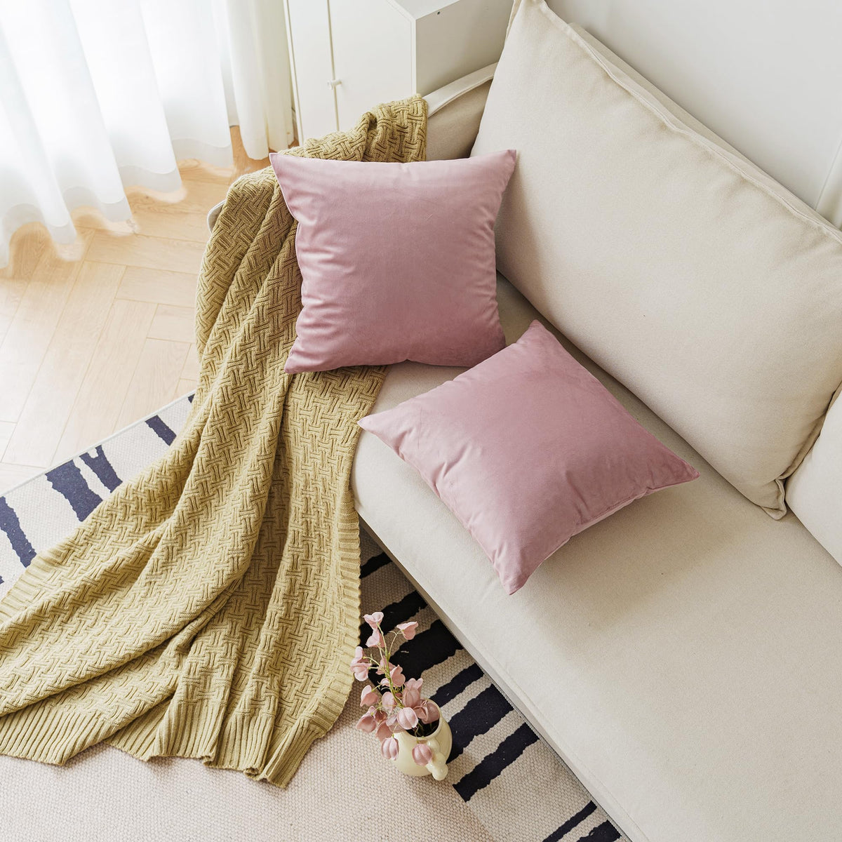 Decorative Throw Pillow Covers Pack of 2, Velvet Throw Pillow Cases for Couch Pillows Cover Bedroom Living Room
