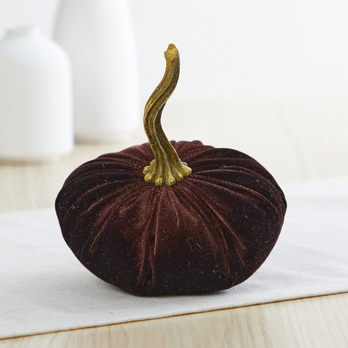 Brown Small Velvet Pumpkin (Brown)