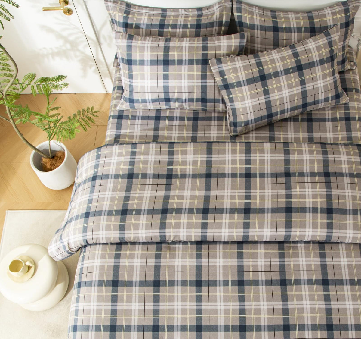 7PCS Gingham Comforter and Sheet Set, Plaid Bedding Set with for Man Woman Adult, Super Soft Microfiber Bedding