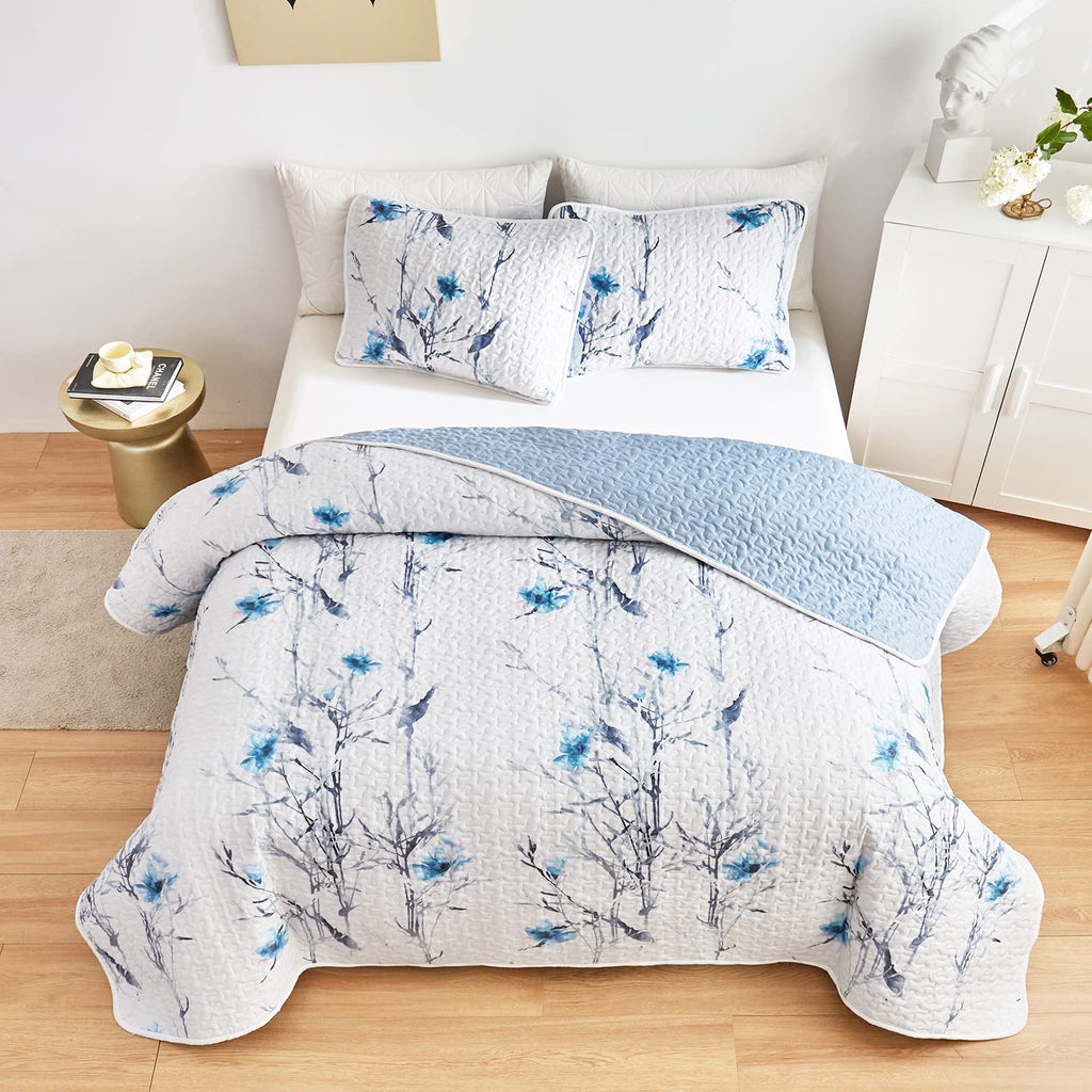 Botanical Quilt Set 3 Pieces, Blue Flower Branch on White Reversible Bedspread Coverlet Set, Soft