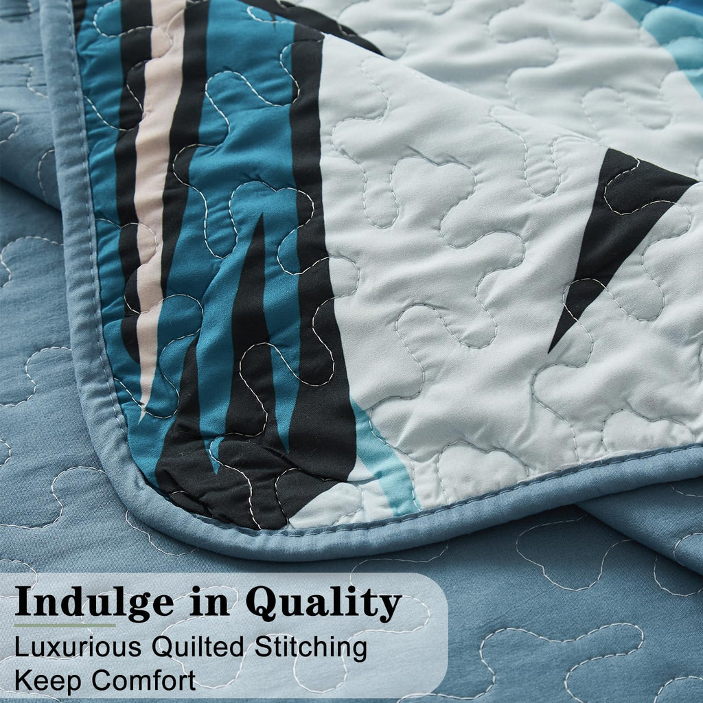 Quilt Bedding Set, White Green Botanical Pattern Light Blue Quilt Set, 3 Piece Lightweight Soft Summer