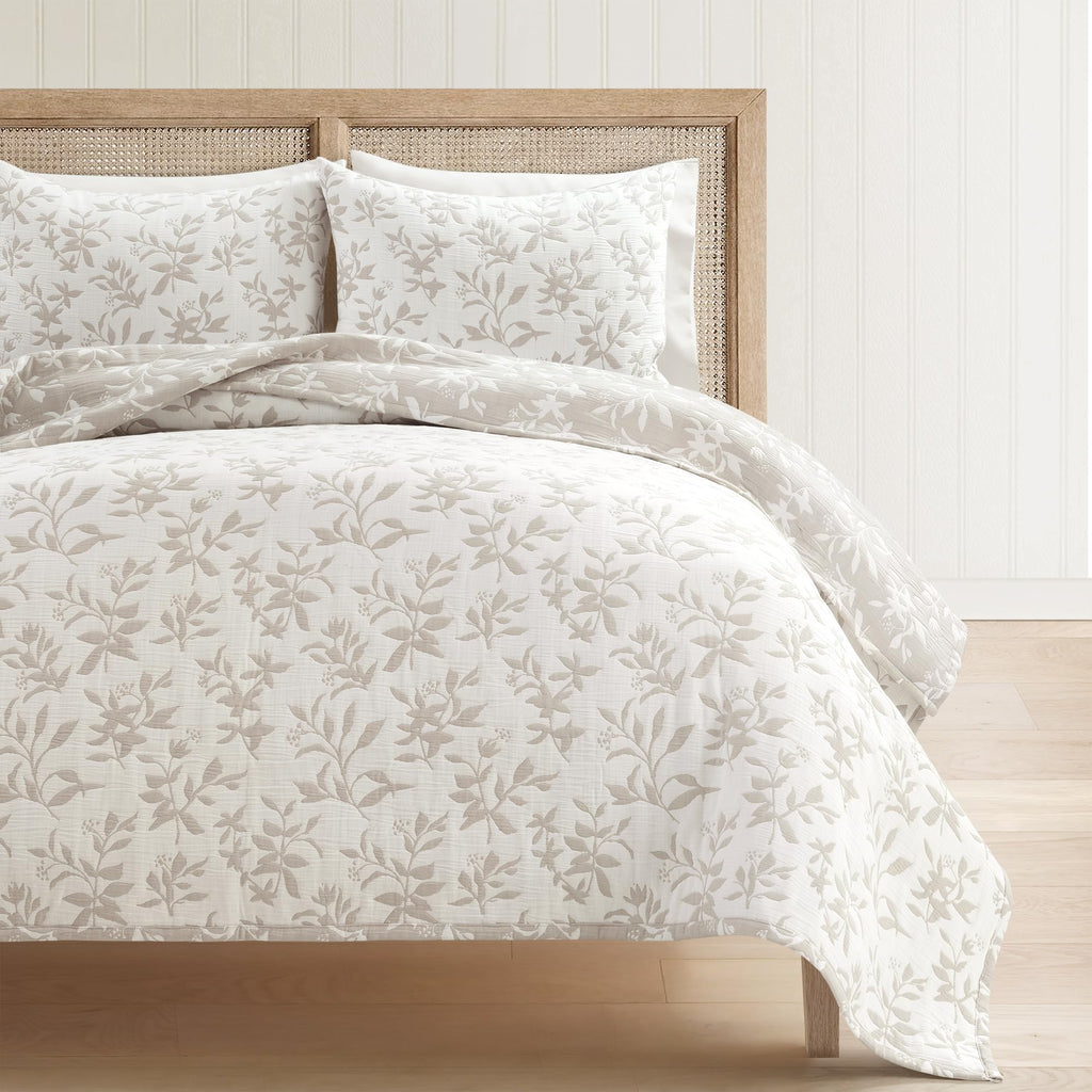 Floral Jacquard Reversible Matelasse Quilt 3 Piece Set King/California King Neutral - Floral Bedding Set King Quilt