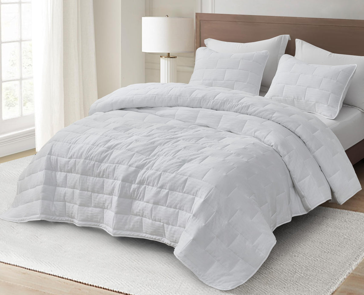 George 3-Piece Jacquard Quilt Set, White Textured Woven Lightweight Rectangle Quilted Bedspread for All