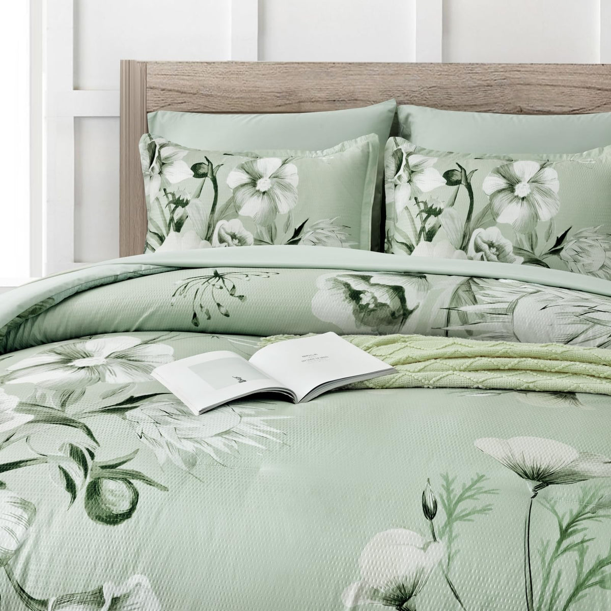 Floral Comforter Set 7 Piece, Sage Green Flower Bed in a Bag, Elegant Floral Comforter with Sheet Set