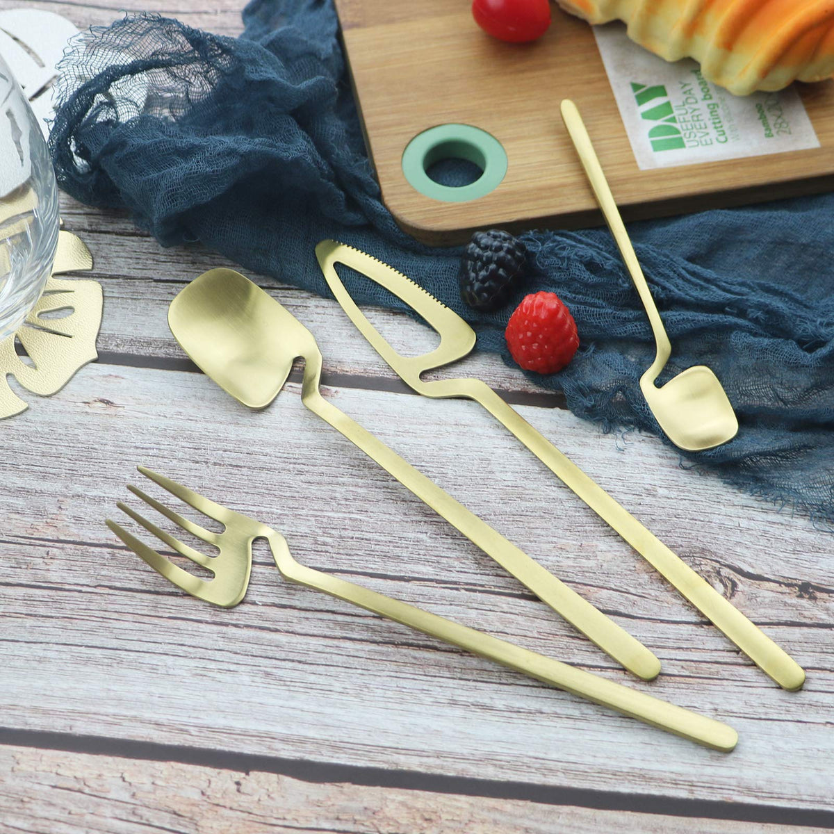 Silverware Set Satin Finish 24-Piece Stainless Steel Flatware Set Kitchen Utensil Set Service for 6 Tableware Cutlery