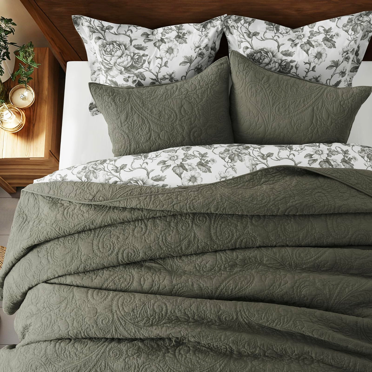 100% Cotton Paisley Quilt Set, Queen Size, Olive Green