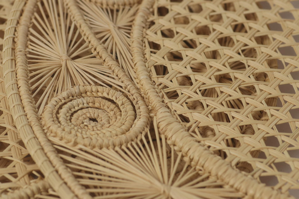 Caracoli Round Placemats,Set of 2, 13.8 Inch, Handmade Woven Placemats in Natural Color, Made with a Palm Called