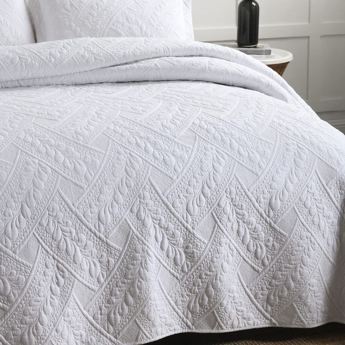 White Quilt Set Cotton Matelasse Coverlet Set Luxury Quilted Comforter Set Lightweight Fall Bedspreads