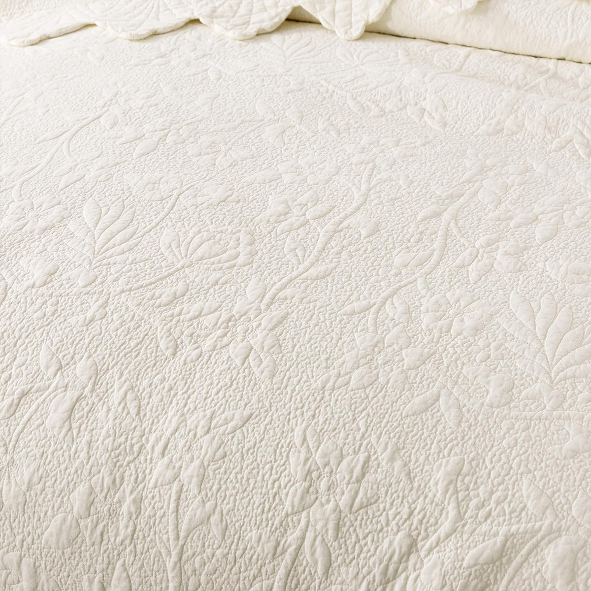 Cotton Quilt Set Scalloped Stitching Matelasse Coverlet 3PC