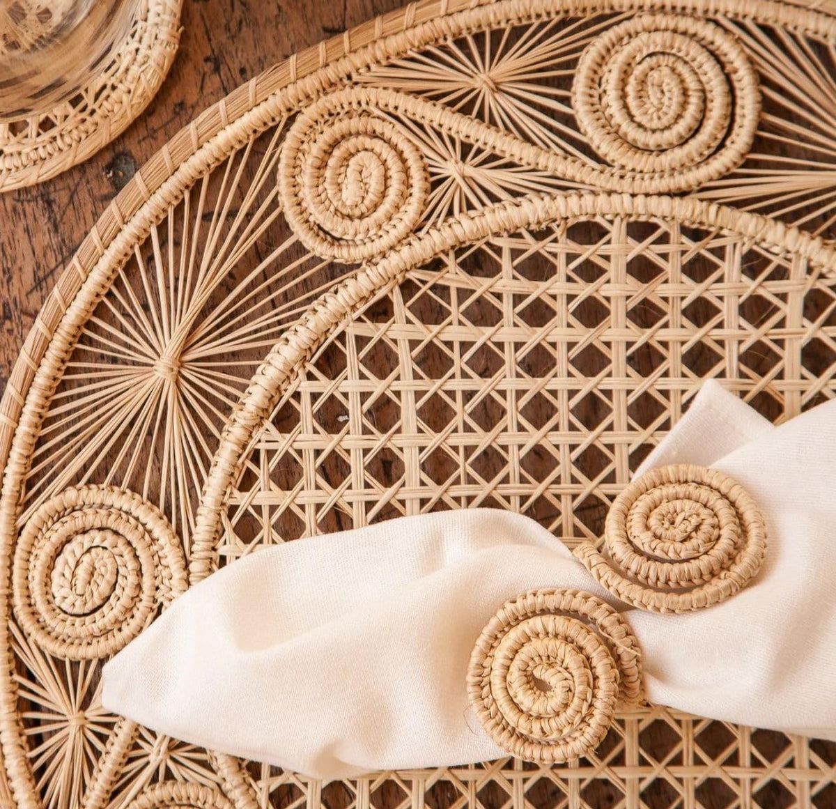 Caracoli Round Placemats,Set of 2, 13.8 Inch, Handmade Woven Placemats in Natural Color, Made with a Palm Called