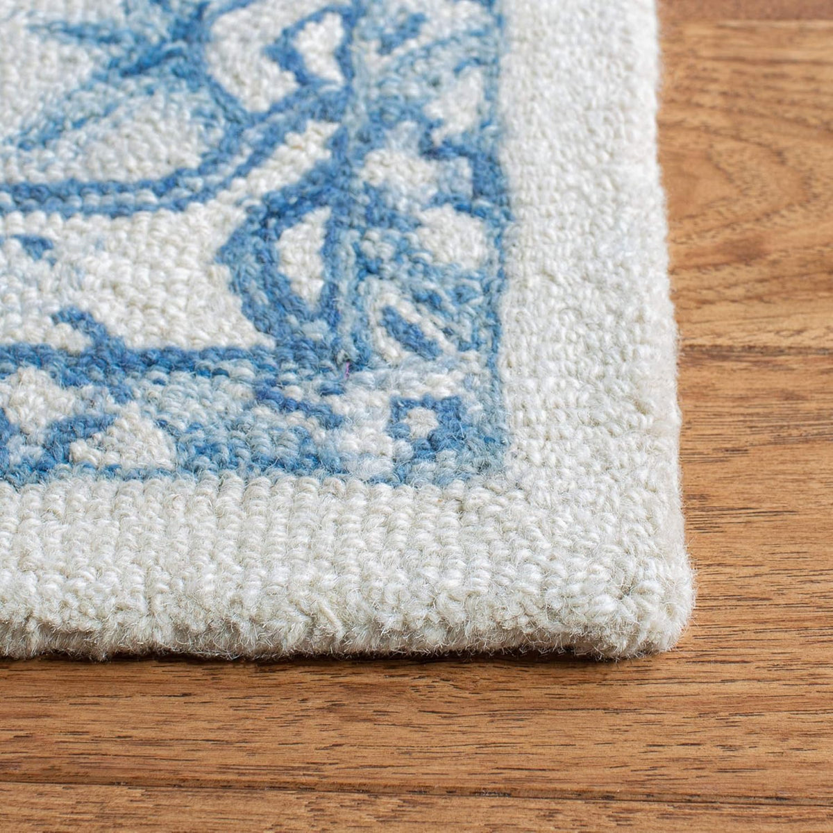 Micro-Loop IvoryBlue Handmade Shabby Chic Medallion Premium Wool Dining Area Rug