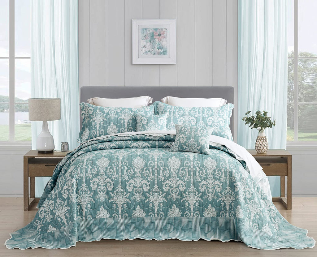 Oversized Alaskan Bedspreads 138x122, Damask, Soft Green