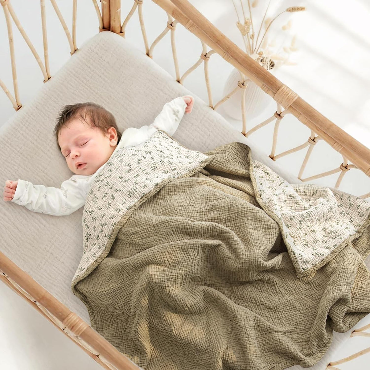 Muslin Baby Blanket for Unisex: Cotton Toddler Blanket for Daycare