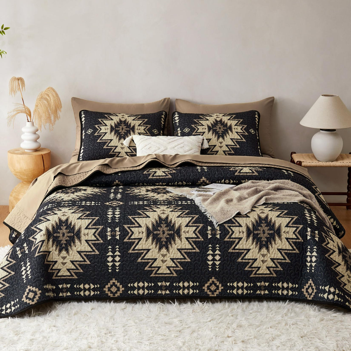 Quilt Set, Southwestern Rustic Farmhouse Style with Aztec Geometric Pattern, Reversible Lightweight Bedspread