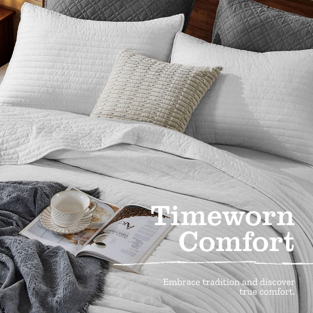 Quilt Bedding Set with Shams
