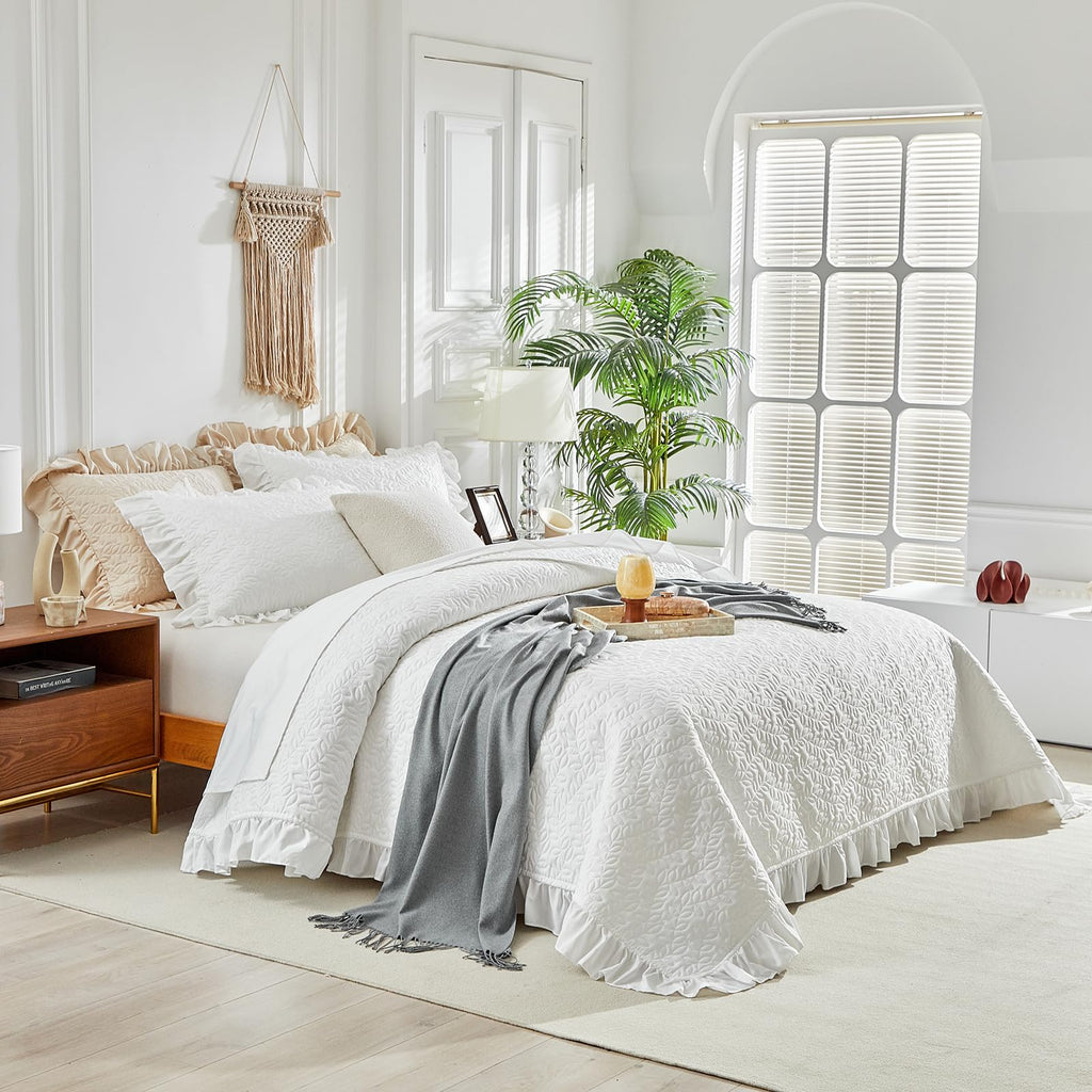 Oversized Ruffled Quilt Set 96 * 108in Solid Shabby Chic Farmhouse Ruffles 3PC Quilted Bedding Rustic
