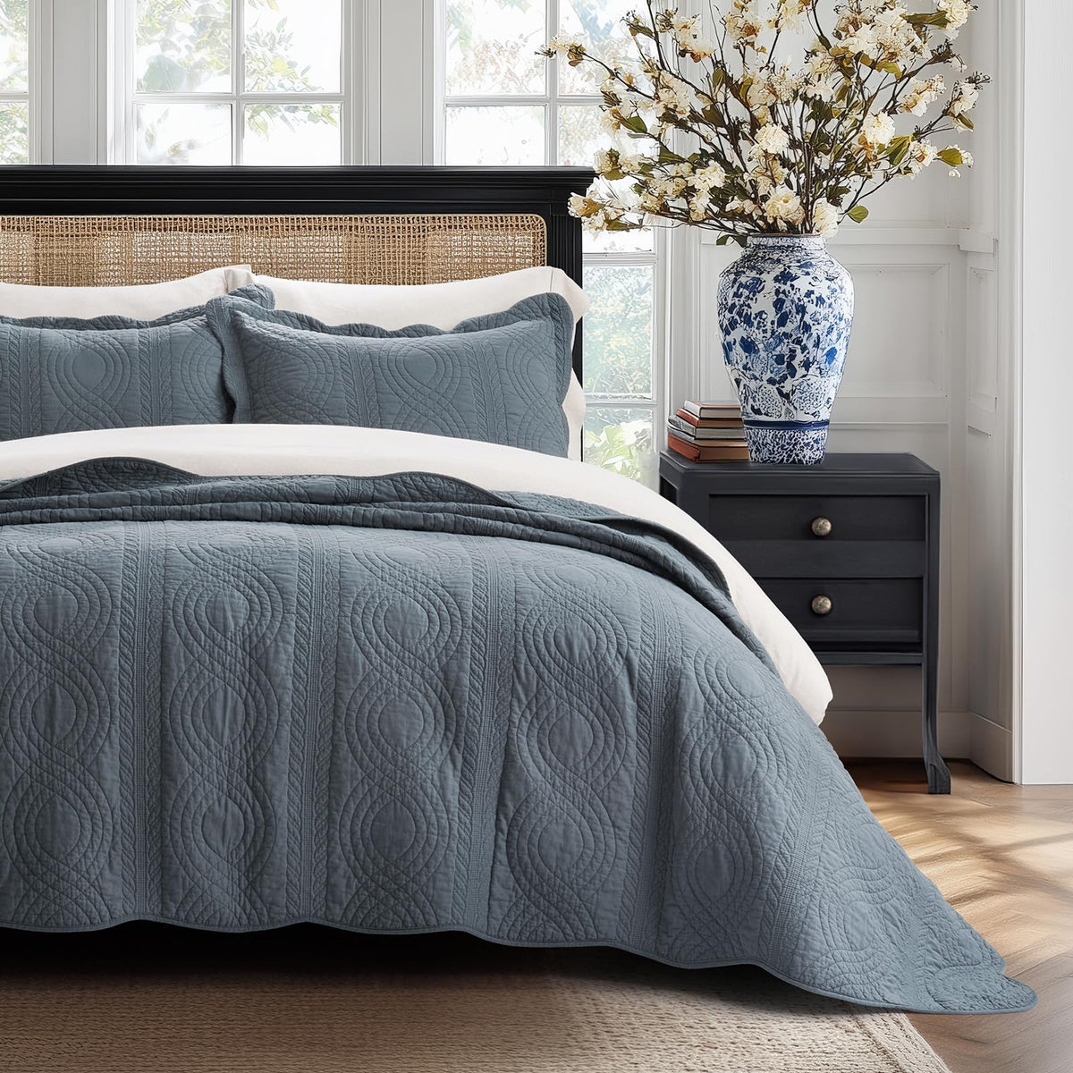 100% Cotton Scallop Quilt Set, Stormy Blue