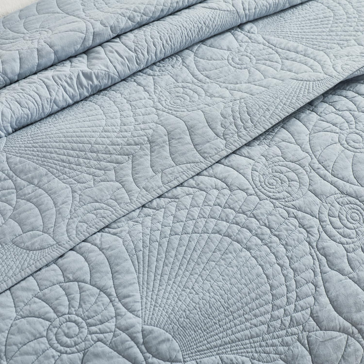 Coastal Quilt Set Cotton Dusty Blue Matelasse Coverlet Set with Seashell Stitching Heirloom Coastal Quilt
