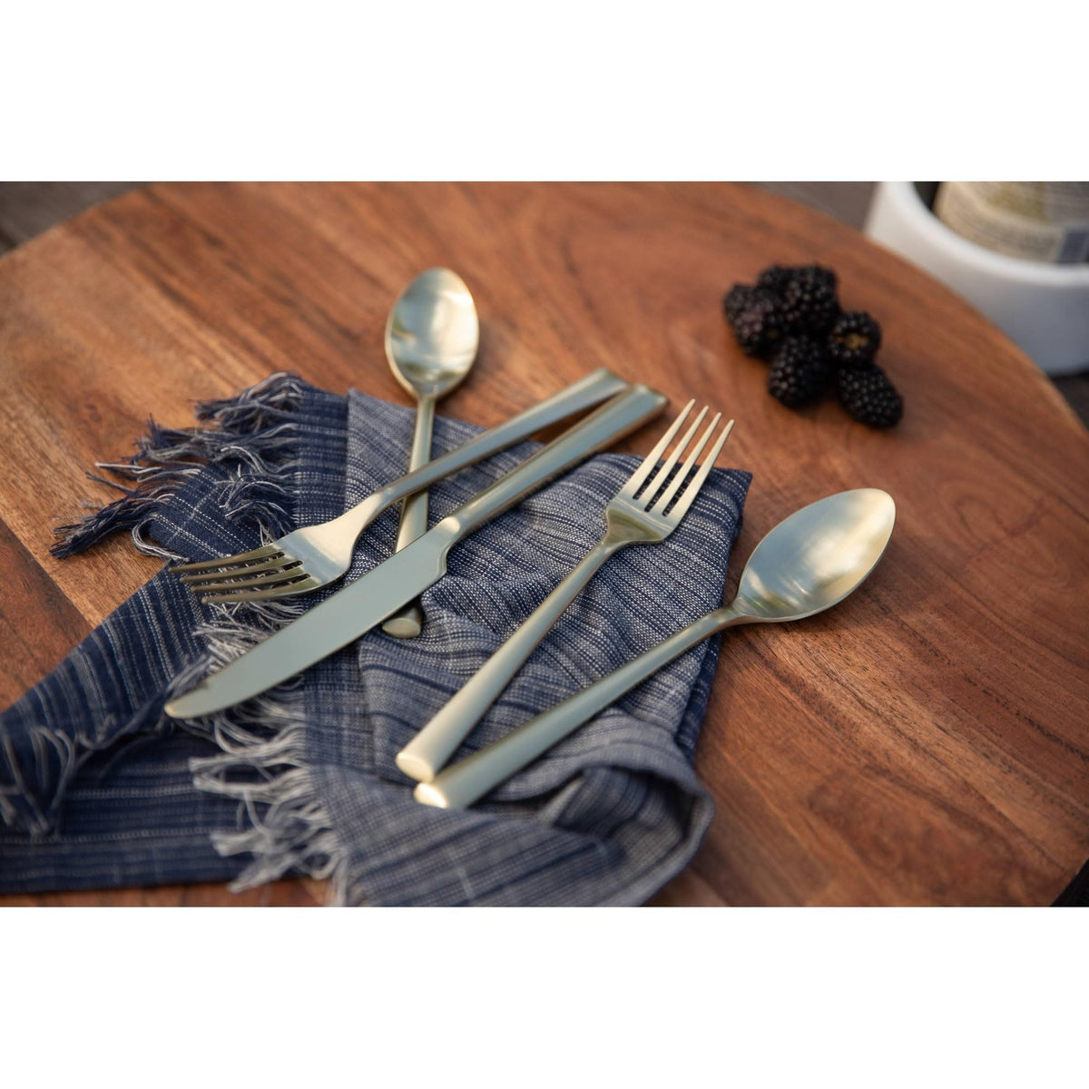 Silversmiths Gilda Champagne Satin 20-Piece Flatware Set, Service for 4