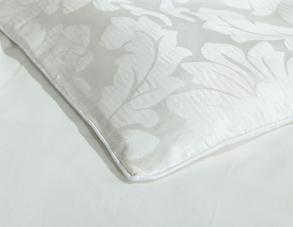 Hotel Bedding Luxury 8 Piece Sara Jacquard Comforter Set Including Duvet Cover Set and Down Alterntive Comforter