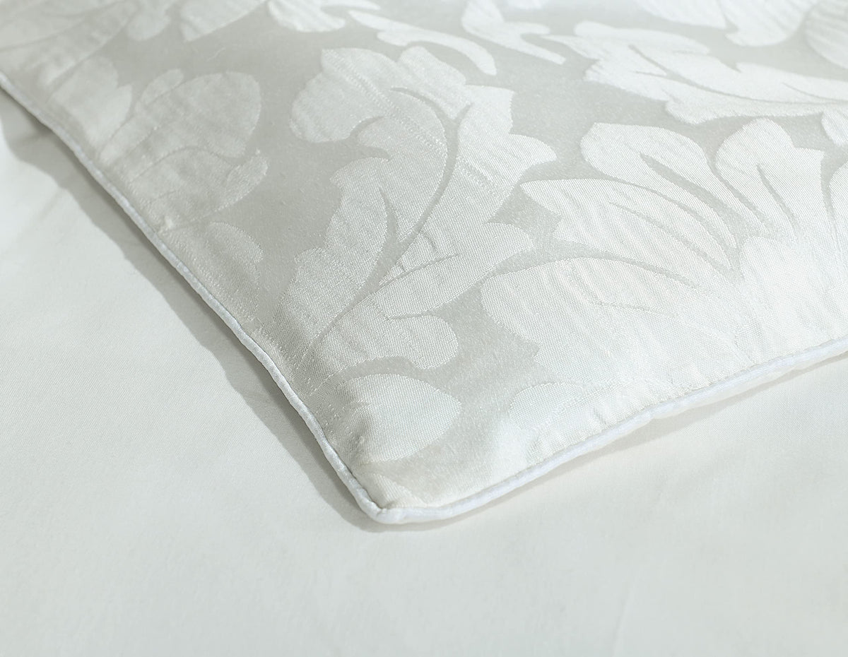 Hotel Bedding Luxury 8 Piece Sara Jacquard Comforter Set Including Duvet Cover Set and Down Alterntive Comforter
