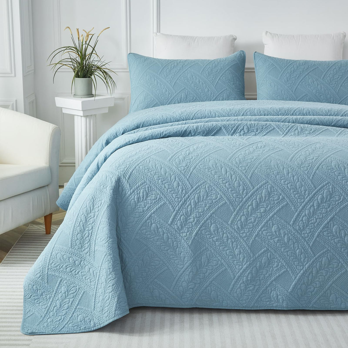 Queen Size Quilt Set Cotton Blue Matelasse Coverlet Set Elegant Quilted Bedding Set 3-Piece