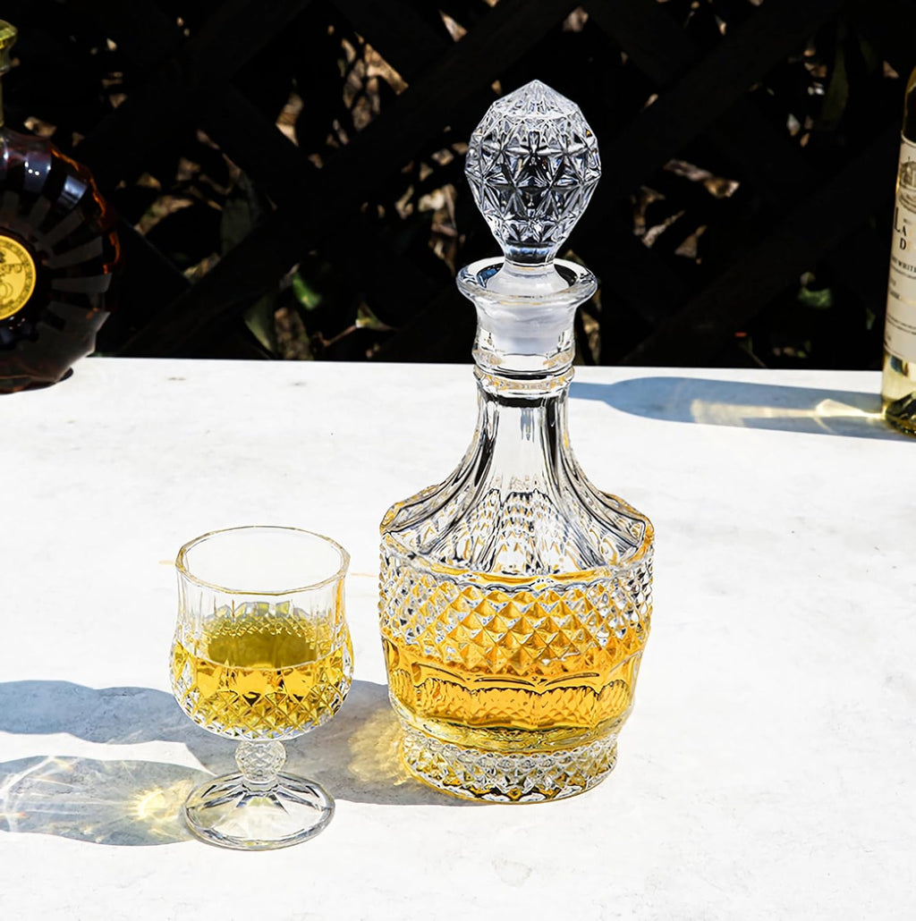 Whiskey Decanter with Airtight Stopper, Liquor Decanter, Lead-Free Crystal Wiskey Brandy Vodka Bourbon Decanter
