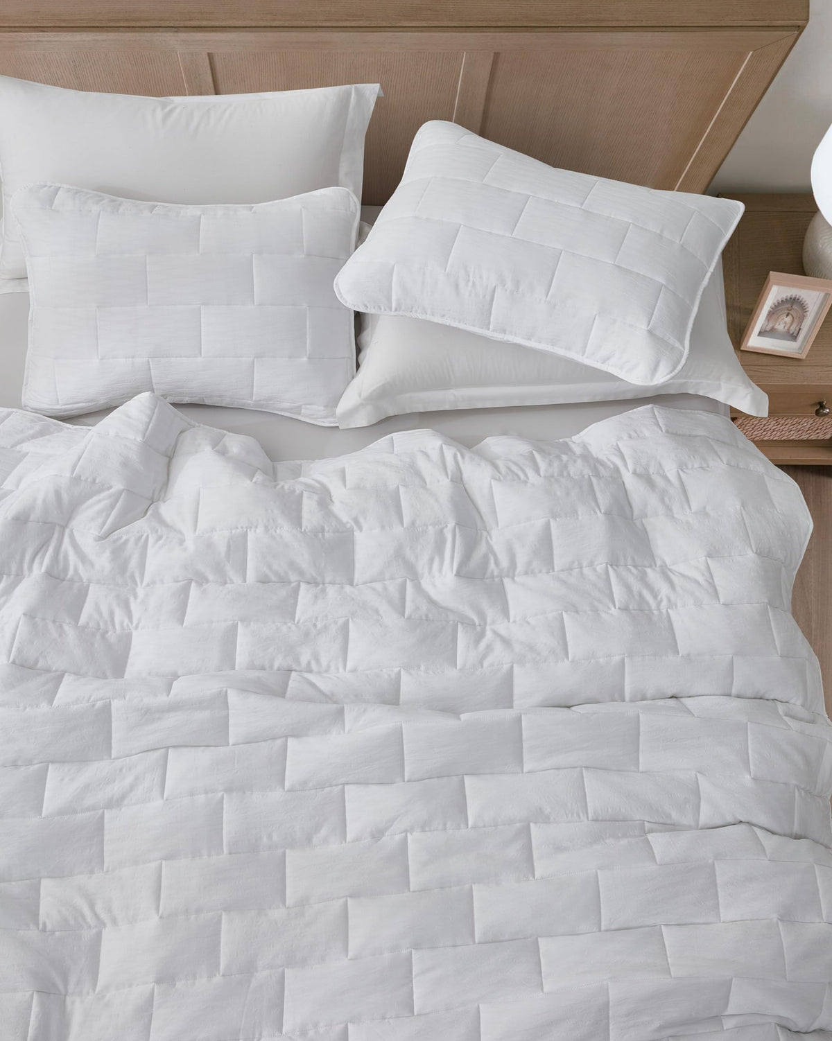 George 3-Piece Jacquard Quilt Set, White Textured Woven Lightweight Rectangle Quilted Bedspread for All