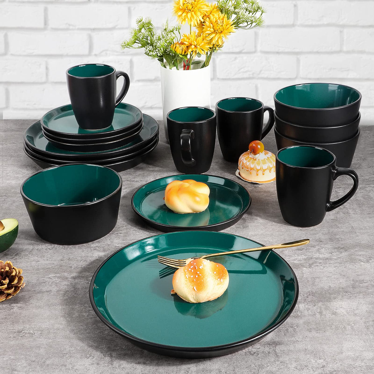 Plates and Bowls Sets, 16 Pieces Dinnerware Sets, Dishes Set for 4, Christmas, Kitchen Set is Home Essentials, Dark
