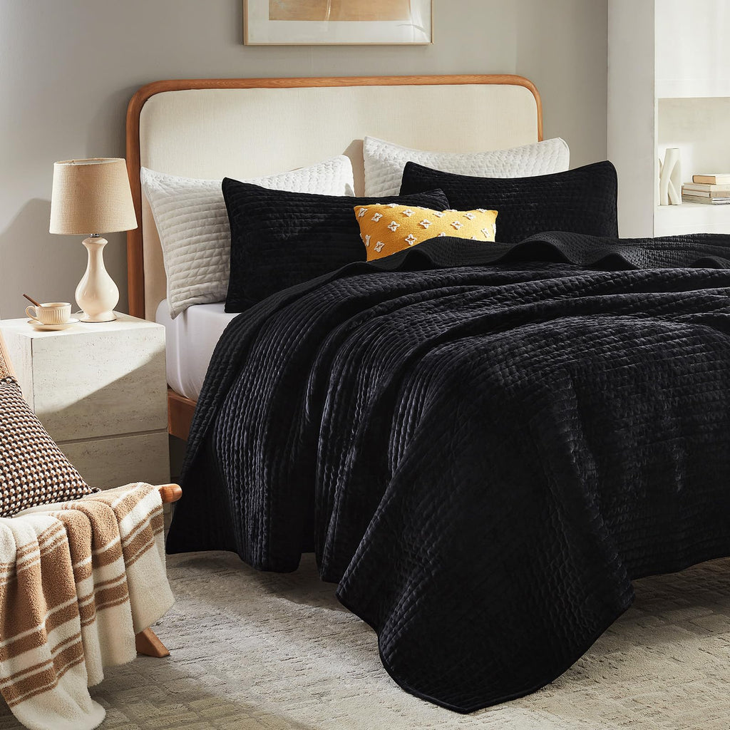 Luxury Velvet Quilt Set 106''x118'', Ultra-Soft Striped Channel Comforter with Exquisite Rice