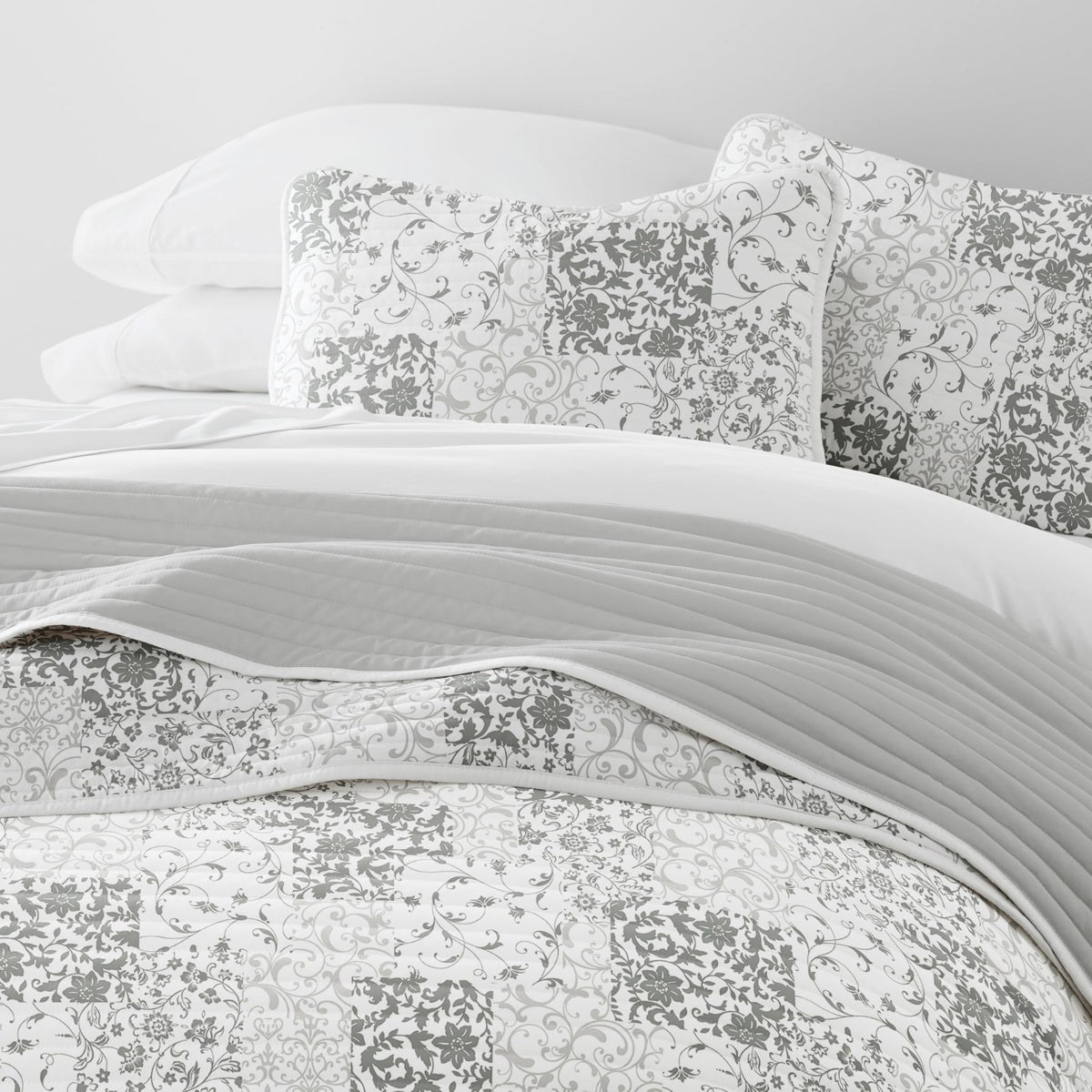 Gray 3-Piece Full/Queen Quilt Comforter with 2 Shams | Lightweight, All-Season, Paisley Stitched Bedspreads | Modern
