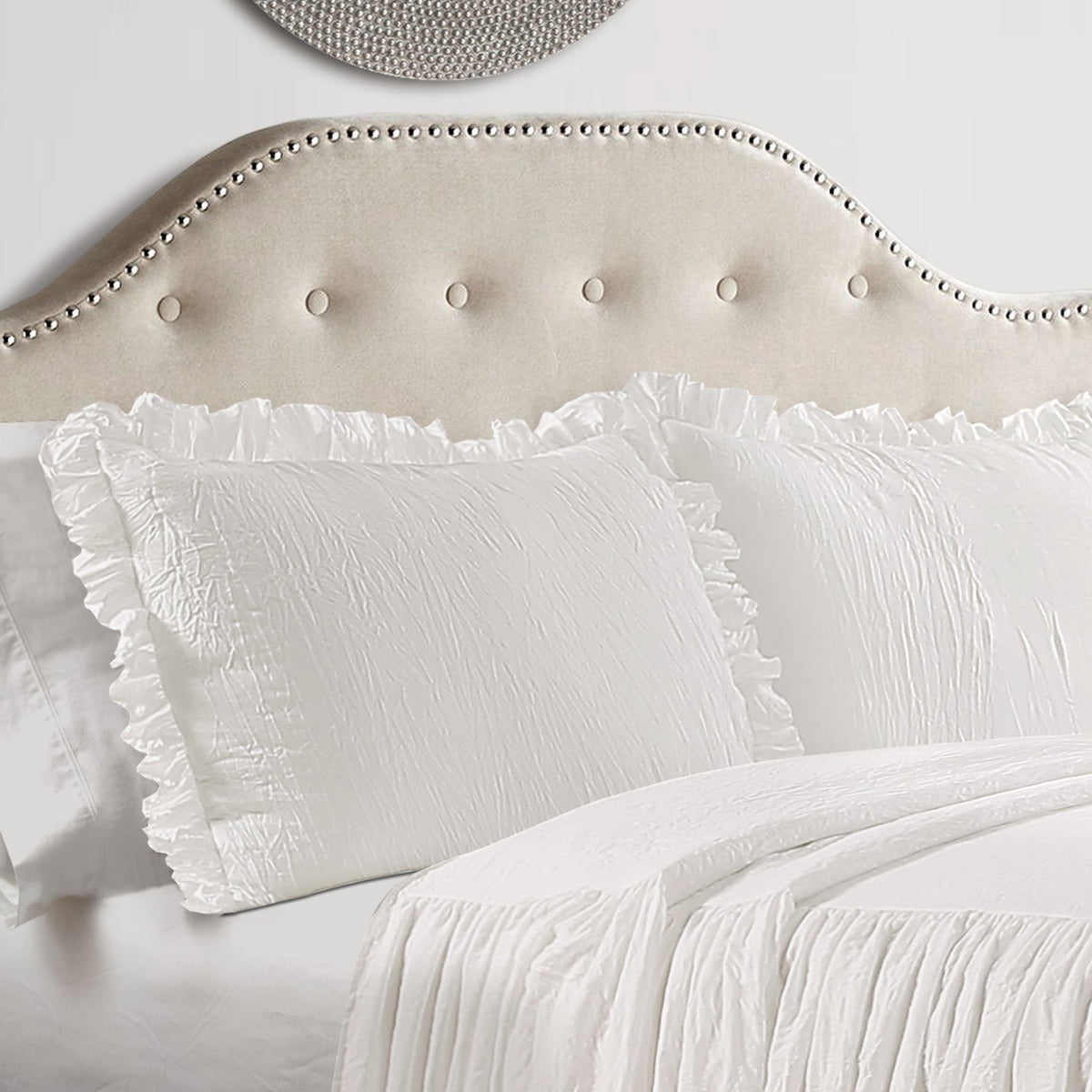 Ruffle Skirt Bedspread Set - 3-Piece Luxurious Farmhouse Bedding - Elegant Ruffle Detail - Timeless Style - Soft