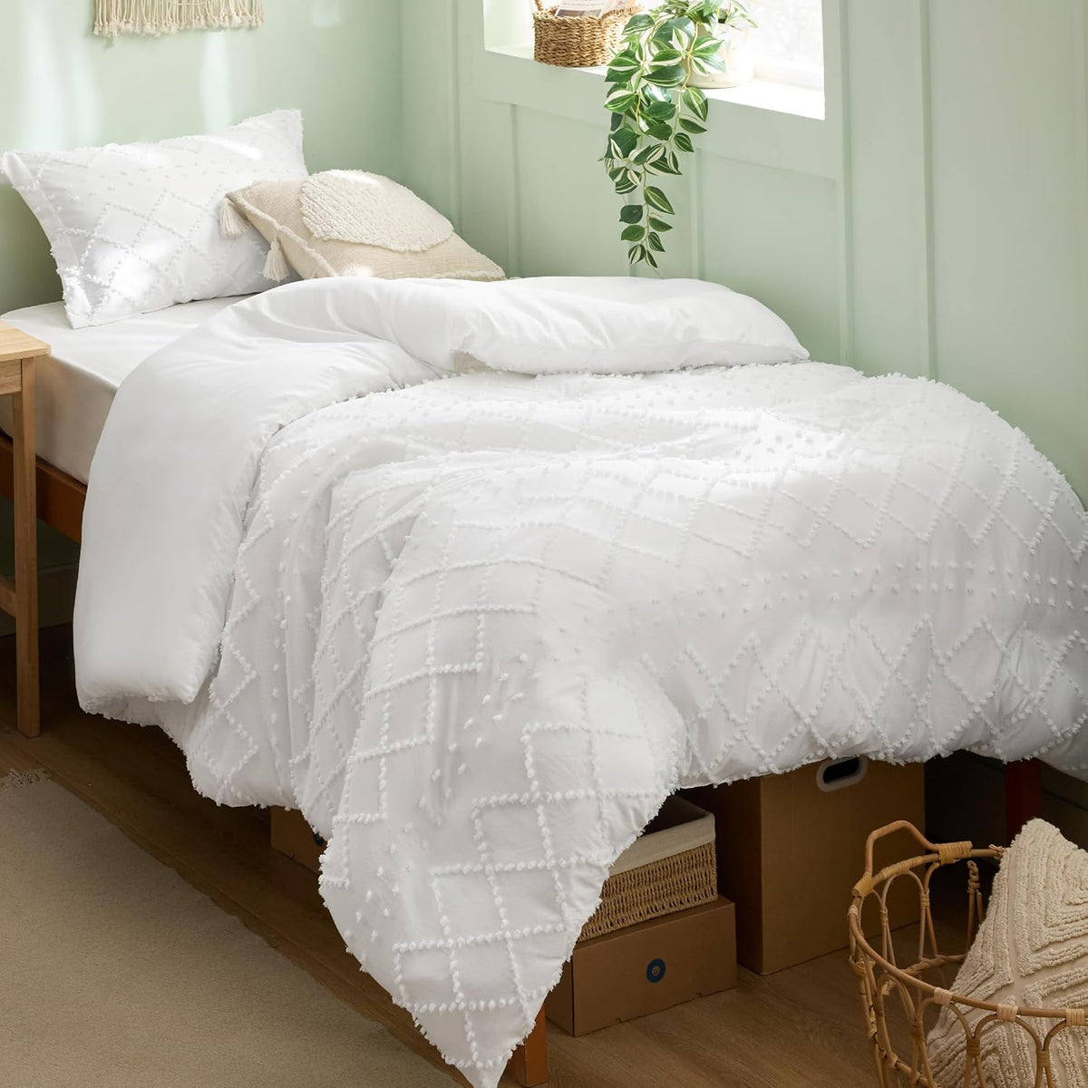 White Embroidered Cal King Duvet Cover, Soft Vintage Boho Style