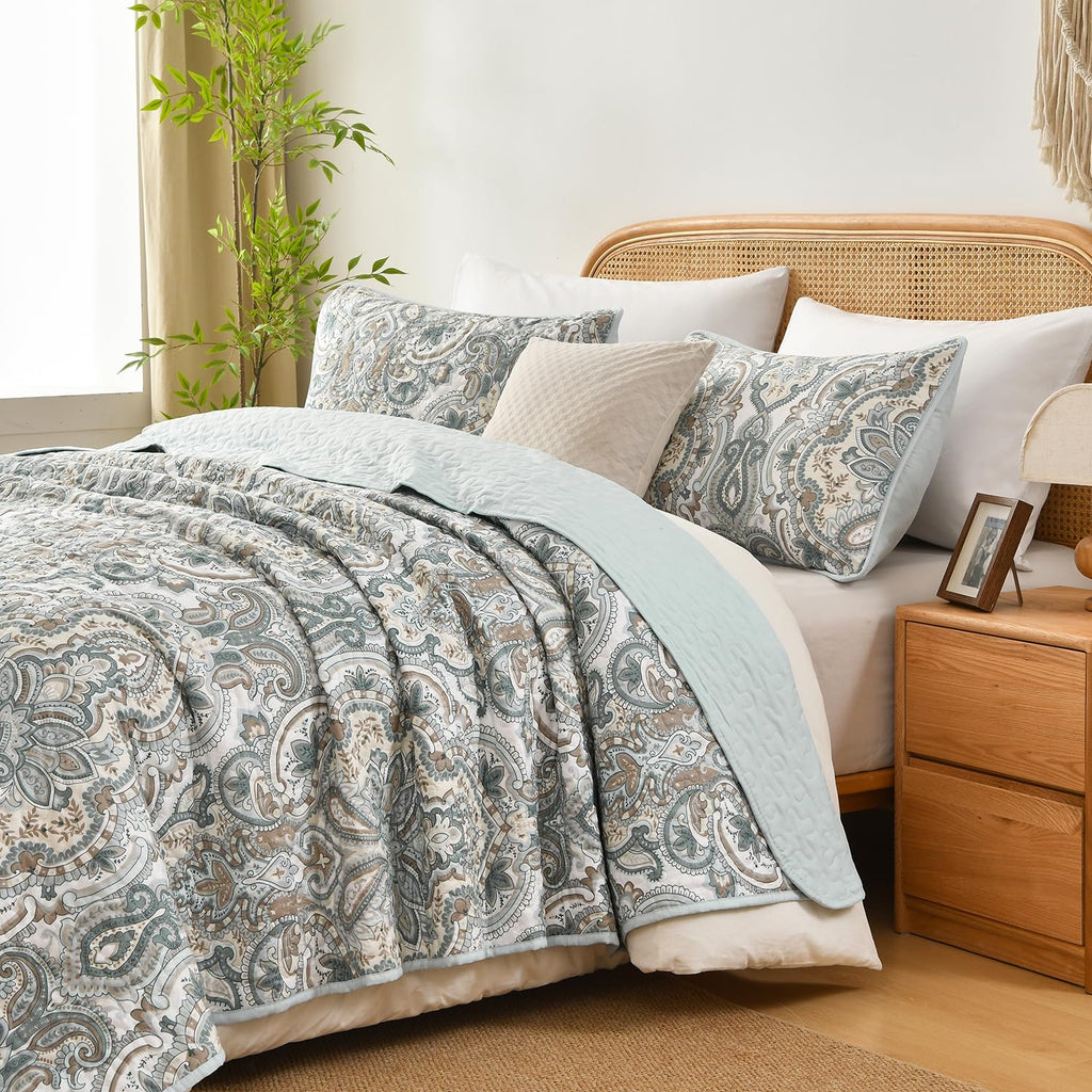 3-Piece Oversized King Quilt Set - Lightweight All-Season Paisley Reversible Coverlet Bedspread - 115" x 95" Ultra