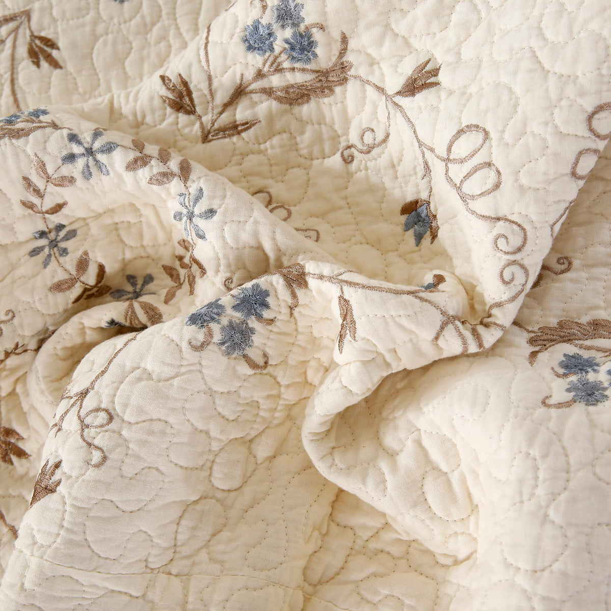 Quilt Set Blue Floral 3D Embroidery Pattern 3 PCS 100% Cotton Reversible Quilted Embroidered Decorative Bedspreads