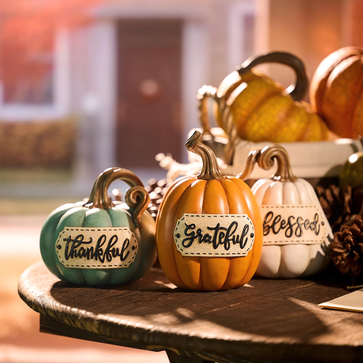 Pumpkins Fall Table Decor, Set of 3 Resin Decorative Pumpkins Figurines Decor Indoor Tabletop Centerpieces Harvest