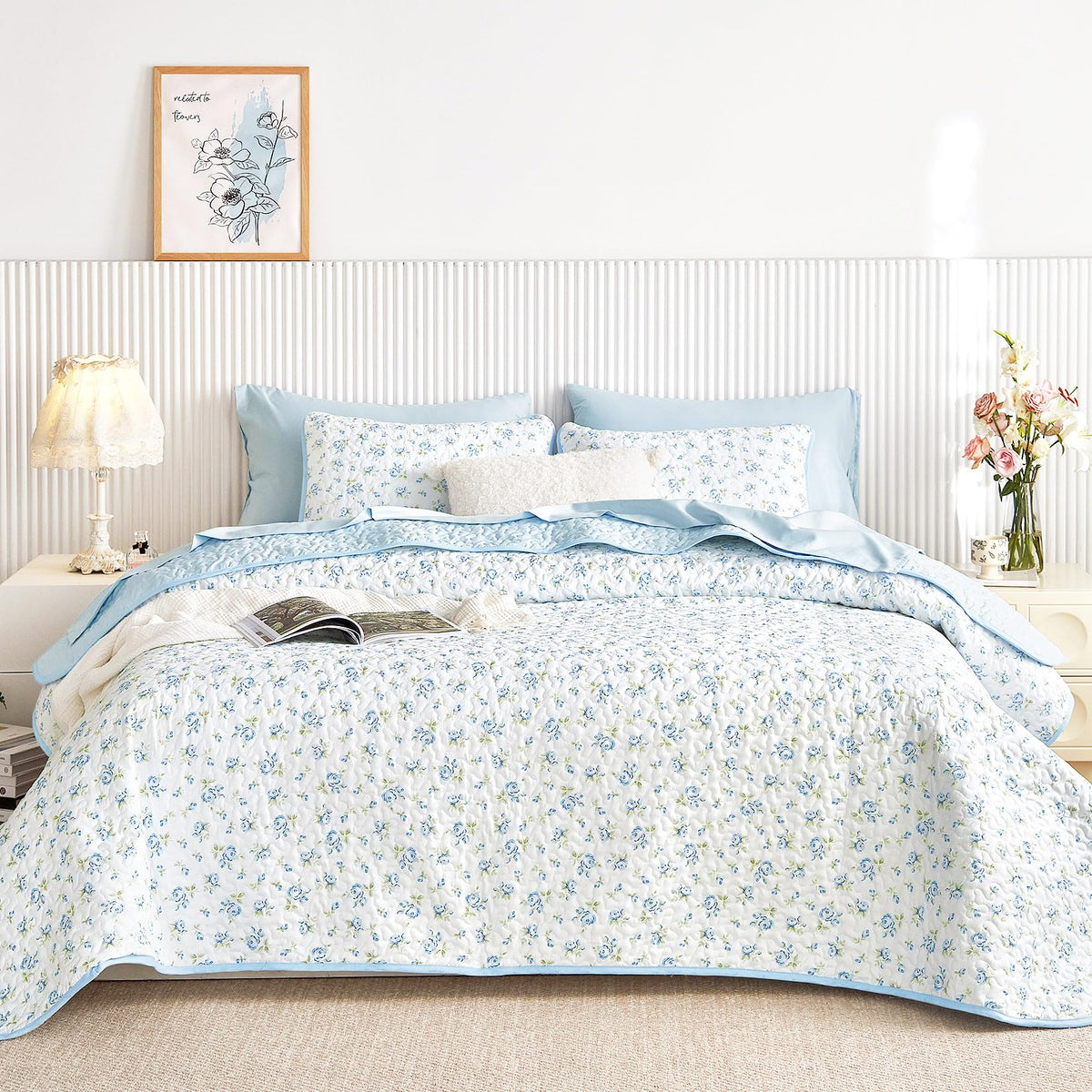 Floral Quilt Set, White Blue
