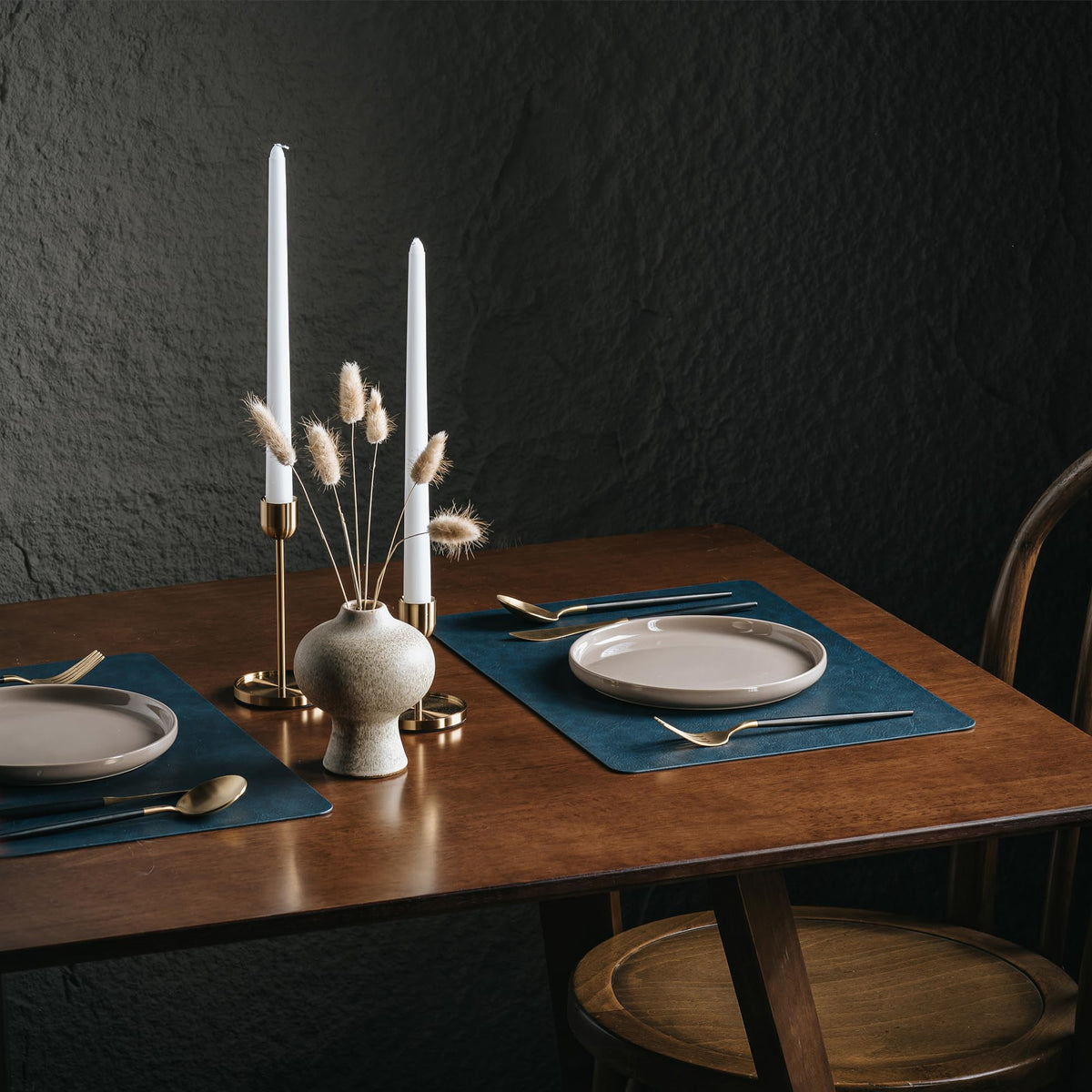 Placemats Set of 6, Reversible Dual-Color Faux Leather Place Mats