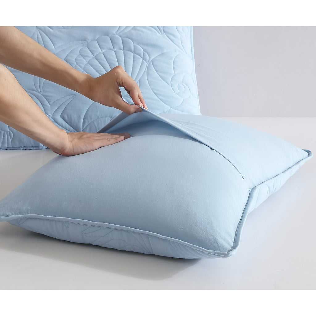 Outlined Shell 2-Piece Quilt Set, Blue