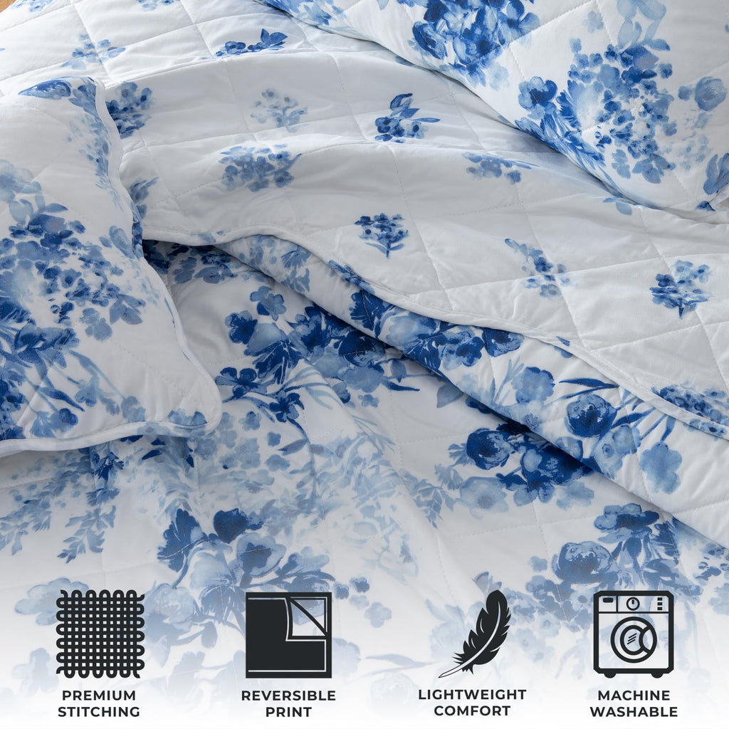 Floral Quilt Set with Shams, Blue Floral Bedding Set, All-Season, Lightweight Bedspread. Reversible