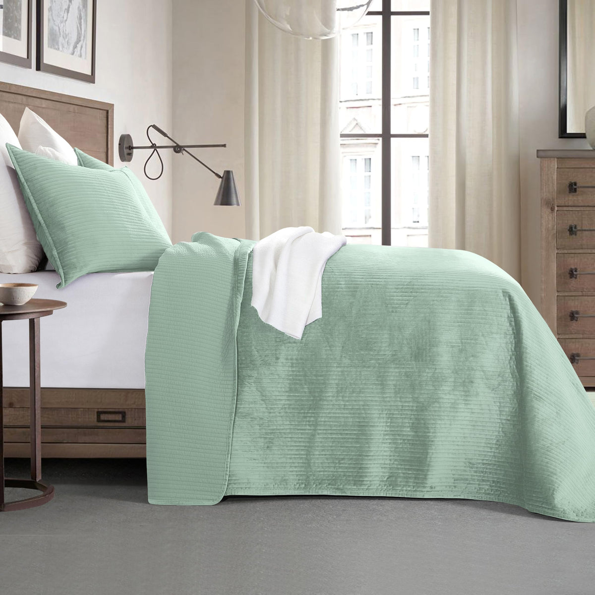 Luxury 3-Piece Velvet Corduroy Stripe Quilt Set, Ultra Soft Bedspread - Cozy Velvet Coverlet Set - 3PC Medium Weight
