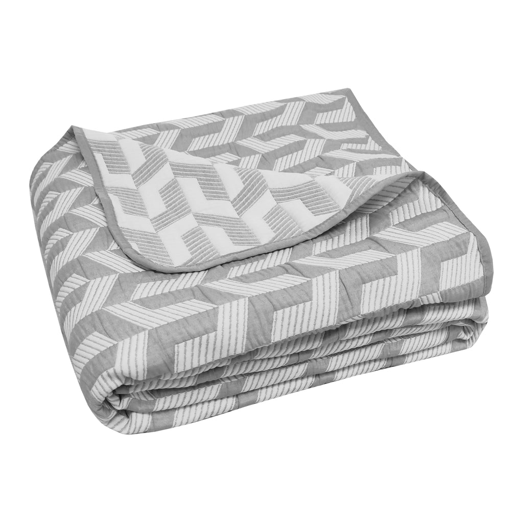 Resort Torino Geo Grey 3-Piece Soft Woven Matelasse Reversible Jacquard Cotton Blend Quilt Set
