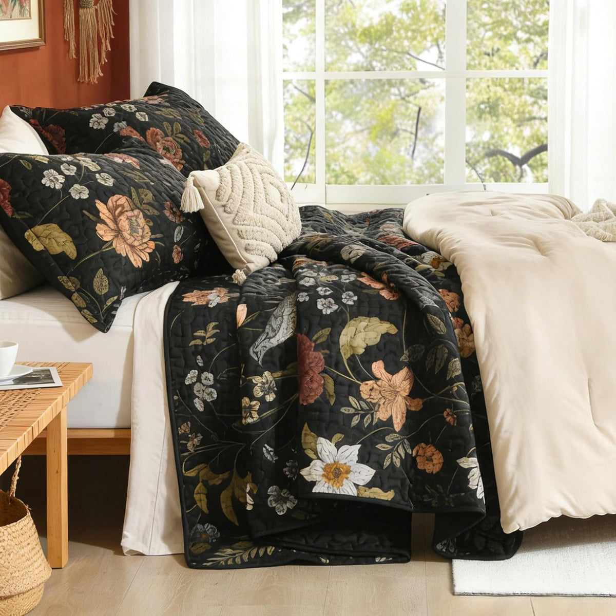 Floral Black Quilt - 3 Pieces Botanical Birds Pattern Quilt Bedding, Lightweight Soft Coverlet for All Seasons
