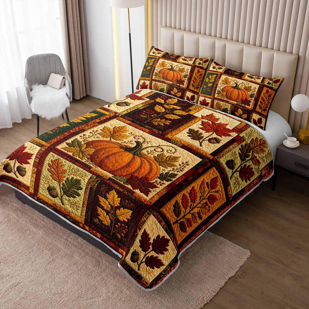 Fall Pumpkin Patchwork Quilt Set for Adults with 2 Pillowcases.