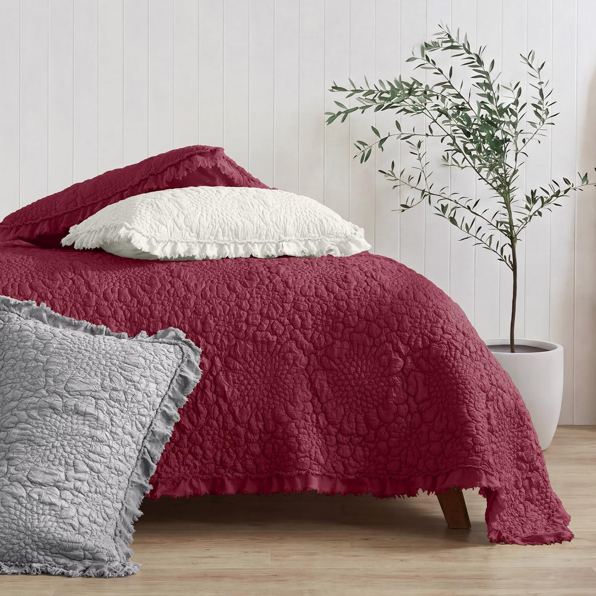 Shabby Chic Quilt Set, Burgundy, 68x86 inches